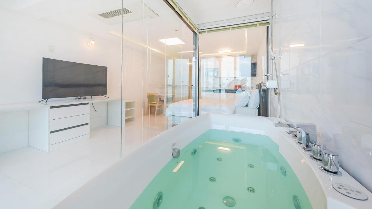 Castle Pool Resort Jeju Dış mekan fotoğraf
